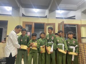 Penyerahan tali asih